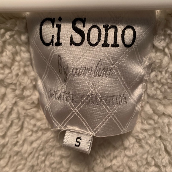 Sweater - Picture 7 of 7